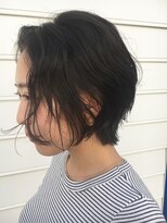 バズ(BUZZ)&nbsp;クセは味方に！！簡単スタイリングのショートボブ★Buzz秋山