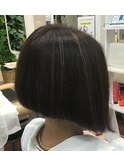 前下がりのショートボブ