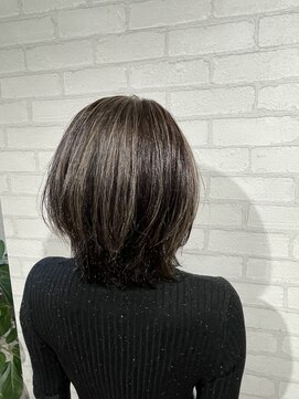 ビスイル 秋葉原店(Vis ill) 白髪ぼかしハイライト/ブリーチ/ハイトーン/ネオウルフ/ボブ