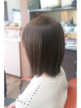 クローバー clover hair&relaxation 透明感ラベンダーカラーのぱつっとロブ