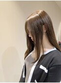 透明感あるベージュ