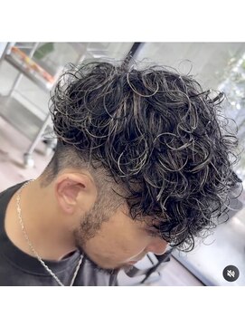 ジャップ(Jap) 外国人風ホワイトメッシュとスペインカール