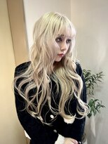 イコ(.ico)&nbsp;ショートボブウルフカットハンサムショート小顔ワンレン金髪