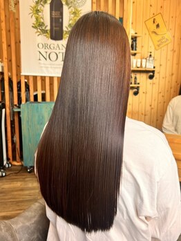 【髪質改善特化サロンの縮毛矯正】薬剤にこだわりダメージを抑えた施術◎扱いやすく自然なストレート髪へ―