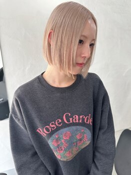 ＼Debutで叶う理想のハイトーン／艶々ハイトーンからデザインカラーまでブリーチが得意なstylist勢揃い◎