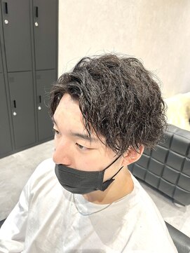 ニード(NEED) 前髪立ち上げツイストスパイラル