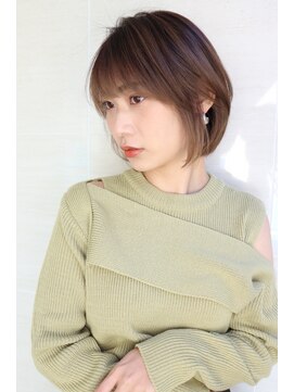 オーロ(ORO) 20代30代40代50代丸顔解消！丸みショートボブグレーベージュ