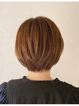 ペチカ(pechika) 動きのあるショートボブ