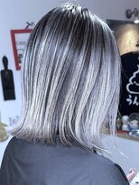 ブレイズヘアー(BLAZEhair) ホワイトシルバーバレイヤージュ×ブリーチ3回