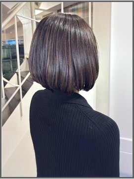 ユーアンボワーズ(U-AMBOISE) 艶めくミニボブ【寝屋川/髪質改善/白髪ぼかし】