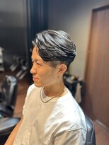 レオザバーバー(LEO the Barber) ニュアンスパーマセンターパート