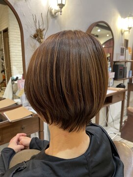 ヴィアンカ(Vianca) 抜け感大人ショート