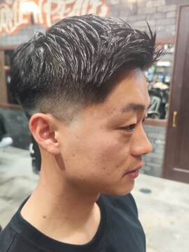 スリーセント 栄(3/cent) フェザーアップ/スキンフェード/フェードカット