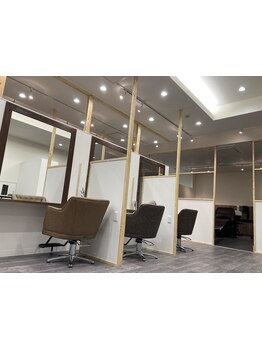 ヘアだけでなく、まつエクもできるトータルビューティーサロン！リラックス空間で髪も心も癒される◇