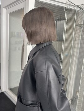 透明感グレージュカラー