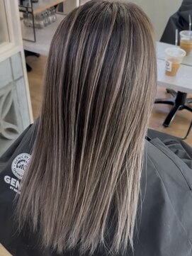 ジェニックバイノギオ(GENIC BY NOGIO) 読谷村 白髪ぼかしバレイヤージュ