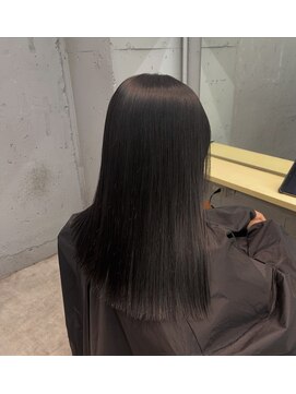 ヴェーレン(Wehlen) 大人可愛いうるつやストレートロング　ツヤ髪