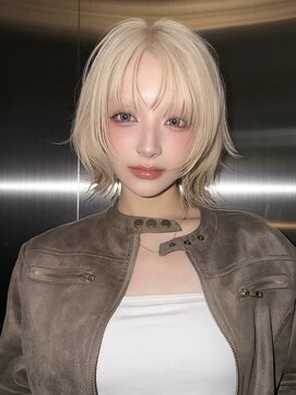 ベル 表参道Terrace(Belle) 抜きっぱなしブロンドホワイトベージュレイヤーボブ外ハネボブ