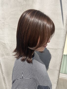 ジュイール(Jouir) 顔周りレイヤー×切りっぱなしスタイル