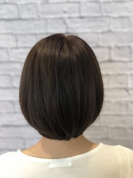 ミーティア バイ クアトロ(Meteor By QUATRO) コロンと丸いクラシカルボブで品のいいお嬢様フェイスに