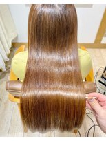 プラグ バイ ネオリーブ(plug by neolive)&nbsp;髪質改善　美髪　艶髪　酸熱トリートメント m i o.