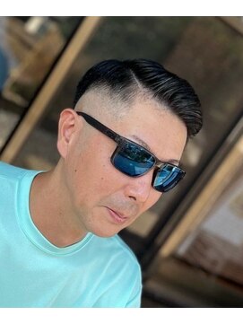 ピシャッとニ代目銀二郎 スキンフェードカット