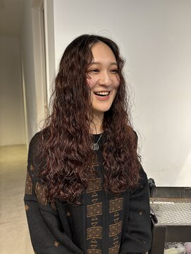 ナループロアツム(Nalu pu loa Tsum) ロングパーマ ウェーブ