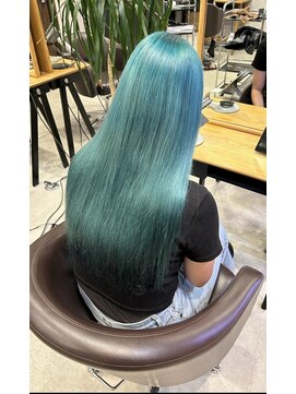 クオン 伊勢崎(QUON.) エメラルドカラー/グリーン/ブリーチ