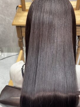 コローレ(Colore) ホワイトアッシュ系＋エステ級美髪【髪質改善・縮毛矯正】