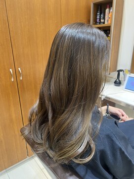 ピークアブー アヴェダ アトレ恵比寿(PEEK-A-BOO AVEDA) カーキベージュカラー　ロングヘア　韓国風　大平彩