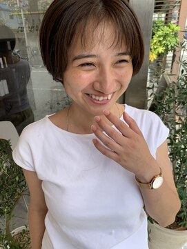 カーム(calm) くびレイヤーエモージュ愛されショートボブ艶髪