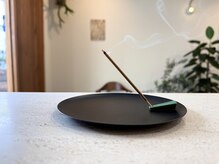 サイン(sain.)の雰囲気（お香の香りをお楽しみください）