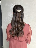 コトナ(kotona)&nbsp;【ハーフアップヘアアレンジ】ヘアセットカチモリツインポニー