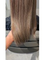 ニーナスイート(nina.suite)&nbsp;白髪を活かしたベージュ