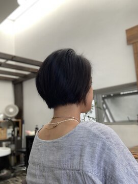 ヘアサロン スタイリスタ(hair salon stylista) 保湿でクセを抑えたショート