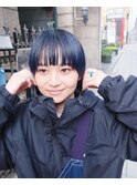 ネイビーカラー×マッシュショート
