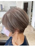 白髪を愛でるシルバーハイライト