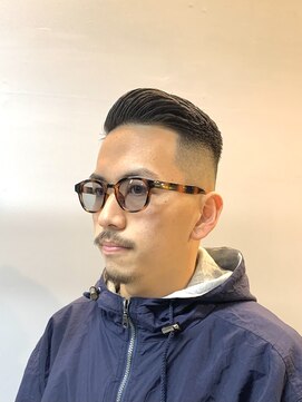 フランクスバーバーザスタンド(Frank’s barber the stand) メンズツーブロックパーマサイドパートショートF