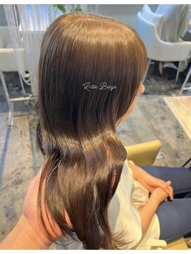 アドール(ADOR) "大人っぽいラテベージュ"【ADOR 渡仲柊人】