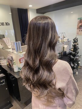 アンドバイモードケイズ (and by MODE K's) 【サロンスタイル】ギャルにならないハイライト