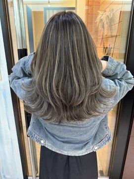 アップ(A+hair) ハイライトカラーミルクティーベージュケアブリーチ白髪ぼかし