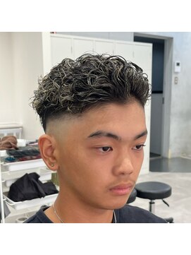 ルースト 西院店(ROOST) 極道パーマ×金メッシュ