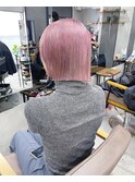 ハイトーンピンク／切りっぱなしボブ