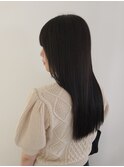 肌馴染みのいい暗髪カラー