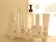 ヘアアトリエドット(ヘアアトリエdot)の雰囲気（シェービング、エステで使用するこだわりの化粧品）