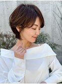 顔まわりを柔らかく包む、大人のナチュラルショート