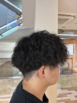 ケンジ 平塚 アネッタ(KENJE annetta) なみまきパーマ　刈り上げマッシュ