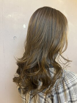 ビルズノア バイ ヤスオカ(BUILDS NOAH BY YASUOKA) 軽やかレイヤーヘア