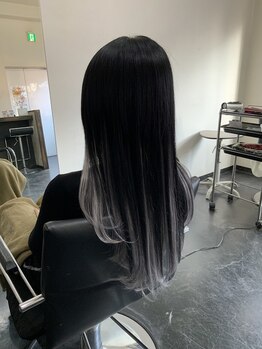 ネオハイドアウト(NEO HIDEOUT)の写真/人気のインナーカラー/イヤリングカラーも◎エクステで気軽にイメチェン！10本￥4,400～