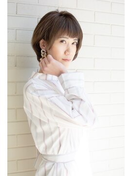 ノイン(noine) 初ショートカットに洋服も戸惑い中